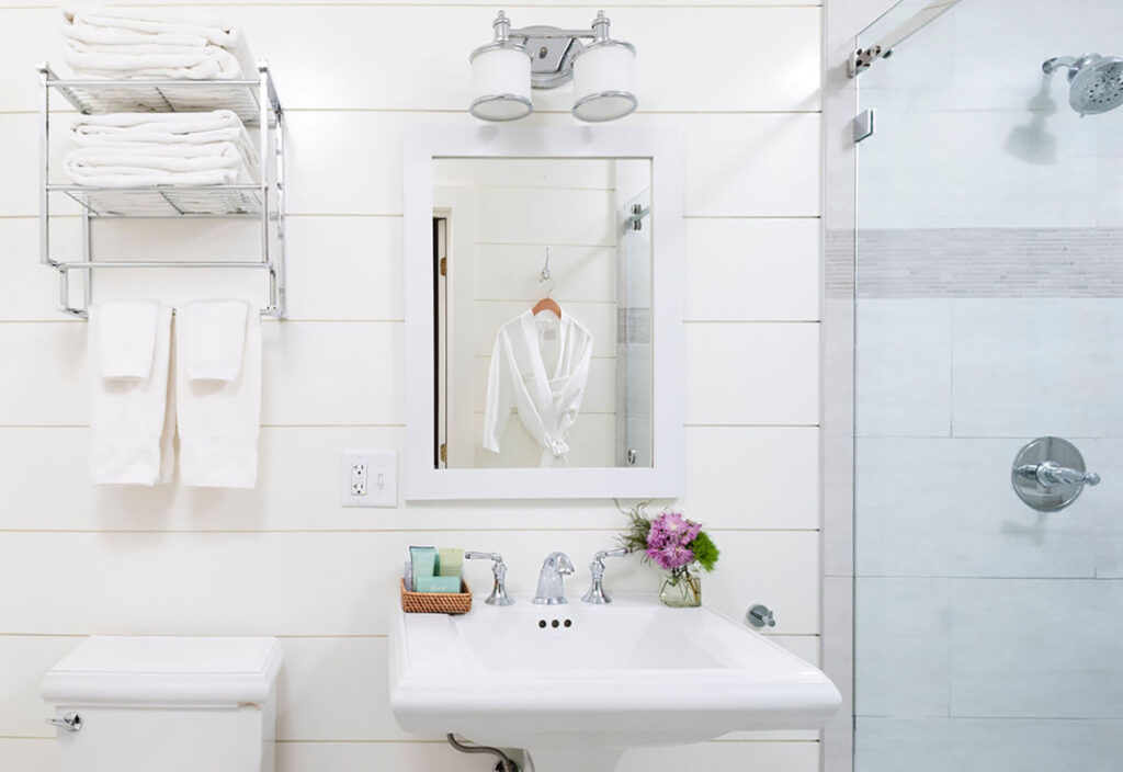 BrassLanternbathrooms 1024x704