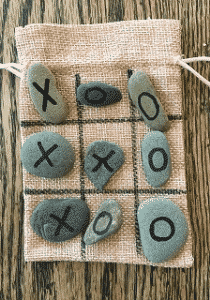 Story & Craft Grab & Go Bag: Father's Day Tic Tac Toe Rocks