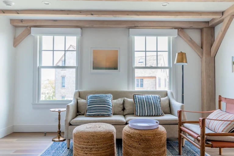 THE APT 768x512