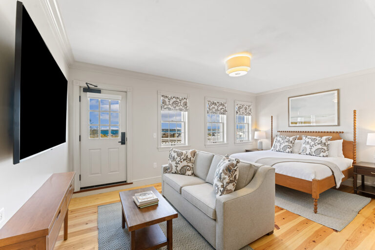 Veranda Room 2 768x512