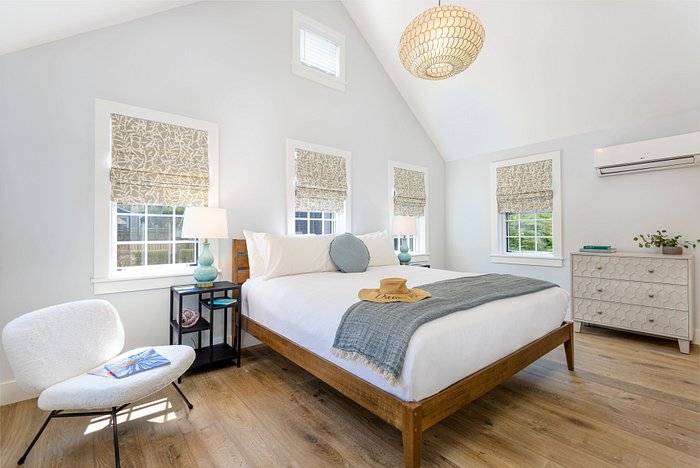 Regatta Inn King 1